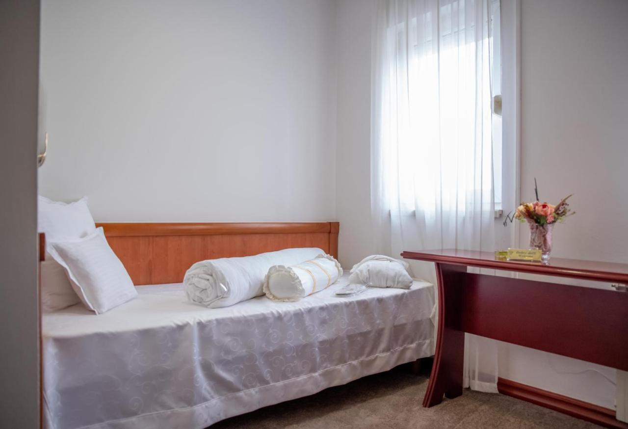 Hotel Integra Doboj Extérieur photo